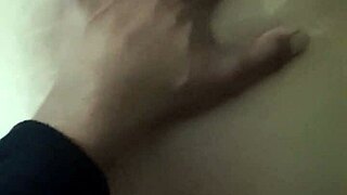 me cojo a mi culona por la tarde y le hago el 69