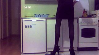 Alexcia 01 performs a sexy shemale sex show on cam