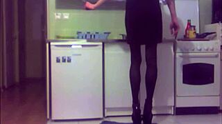 Alexcia 01 performs a sexy shemale sex show on cam