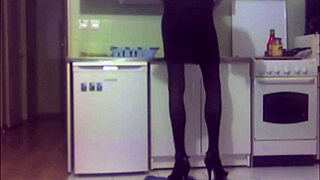 Alexcia 01 performs a sexy shemale sex show on cam