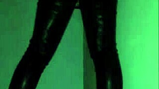 Latex Diva Showcases Fetish Goddess Style