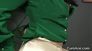 Horny stunner swallows every drop after a blowbang facial 😍