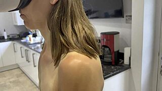 Experience solo masturbation in VR for intense orgasms 😍