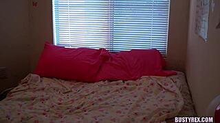 Hot amateur teen fingers her pussy with dildo!