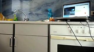 Solo webcam session in garage with twerking and spreading