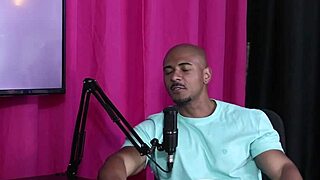 Blonde hottie gets pussy licked, gives blowjob right after fetish talk!