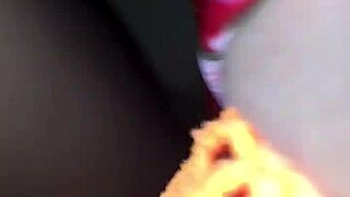 Using toys on webcam for cum play