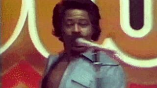 i'm washin' dishes but really want you to eat my pussy