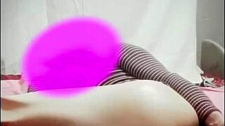 yo, el se cree una niña y le flipa el placer anal con juguetes y todo