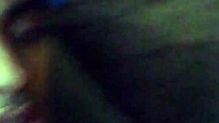 इस टैटूड बेब को वाइल्डली मस्तरबेट करते हुए वॉच करो!