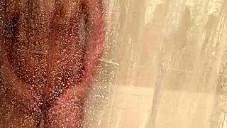 mandeezy4u2 teases with steamy shower play