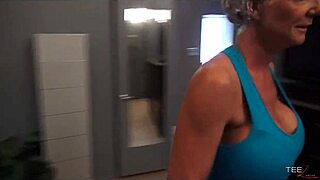 Deauxma mixes shampoo with a blowjob, her big tits on display