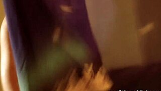 indian lover sways solo, teasing with every hot move!