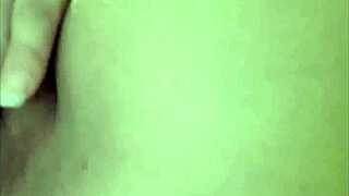 mi nueva sirvienta mostrando ese toto jugoso