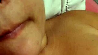 Novinha gozando muito na masturbação parte 1