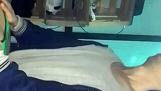 Me pongo bucaneras verde me la chupa y cogemos de perrito