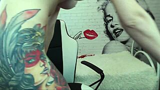 i'm this blonde in lingerie jerking off passionately