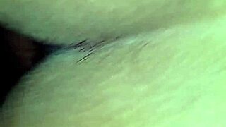 Prostitute giving pussy to the eater in raw encounter