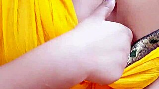 west bengal bhabhi looks so sexy in her saree