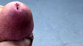 How does this mature slobberpuss handle a hot day with her tits?