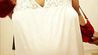 Hey, check out this Madhya Pradesh girl flashing her big tits and sexy boobs