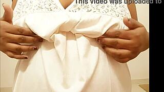 Hey, check out this Madhya Pradesh girl flashing her big tits and sexy boobs