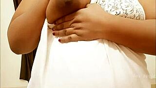 Hey, check out this Madhya Pradesh girl flashing her big tits and sexy boobs