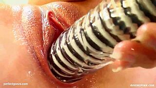 I'm Gitta Blond, Fingering Myself Solo Style