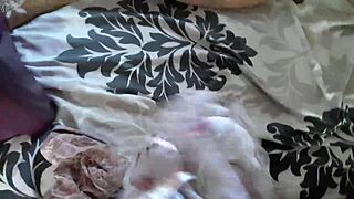 i saw mi cu�ada with big ass and tits