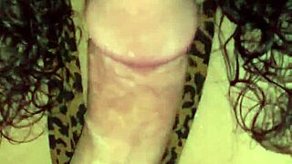 hey, she's blowing me in the chair right now