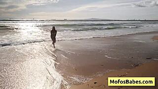 Natural Busty Blonde Hottie Sahara Skye Gives Charles Dera Wet Blowjob In Car Near Beach