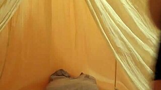 me pongo caliente en mi cuarto y me meto una