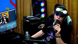 emy tatuada cheia de tesao em podcast popum no barraco sheer e red