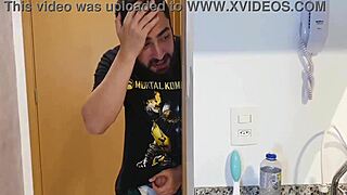 Patrão Slams Me Hard in Kitchen with Muscular Power