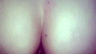 'Molhando o pal todinho?' Latina gay amateur gemendo gostoso.