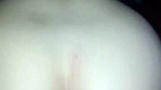 'Molhando o pal todinho?' Latina gay amateur gemendo gostoso.