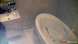 spying on stepdaughter scarlett as she toys herself in the bath