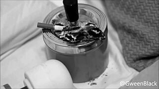 I’m smokin’ on dollar bill, fetich for avareza smoke!