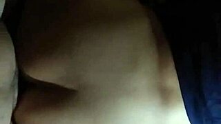 gordita fresa en su primer anal con assfucking y creampie casero