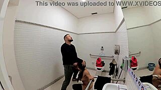 Girl cosplays Jade from Mortal Kombat and fucks in the bathroom at Halloween.