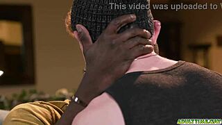 Neighbors Aaron Trainer And Max Lorde In Steamy Pre-Guest Action