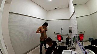 Girl cosplays Jade from Mortal Kombat and fucks in the bathroom at Halloween.