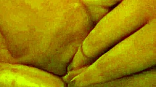 Homemade Amateur Couple Enjoys Intense Session with Big Clitoris