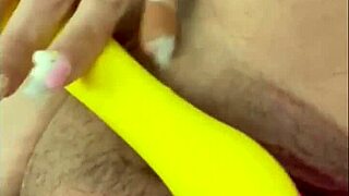 yo horny tiktoker la paisa, how’s that dildo squirt feel?