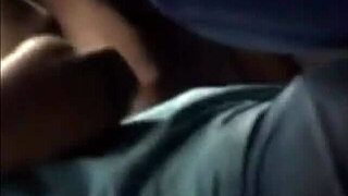 Encoxada gay no ônibus - novinhosafado com