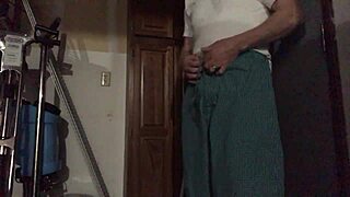 Intimate Gay Rub Session with Steamy Hands-on Action in Full Detail