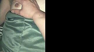 Japanese Amateur Couple Films Raw Outdoor Action on Smartphone