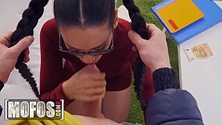 Mofos - Student Andreina Deluxe skips studying to suck Jordi’s cock