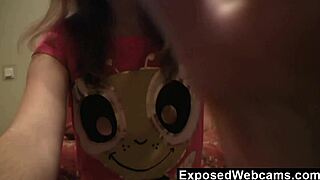 अभी 18 की और नेट पर कपड़े उतार रही वाह! 😍