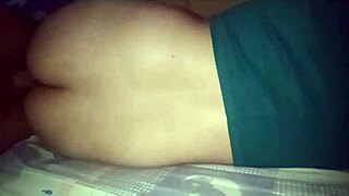 hermanastra despierta con ganas de que meta mi pene hasta el fondo de su vagina